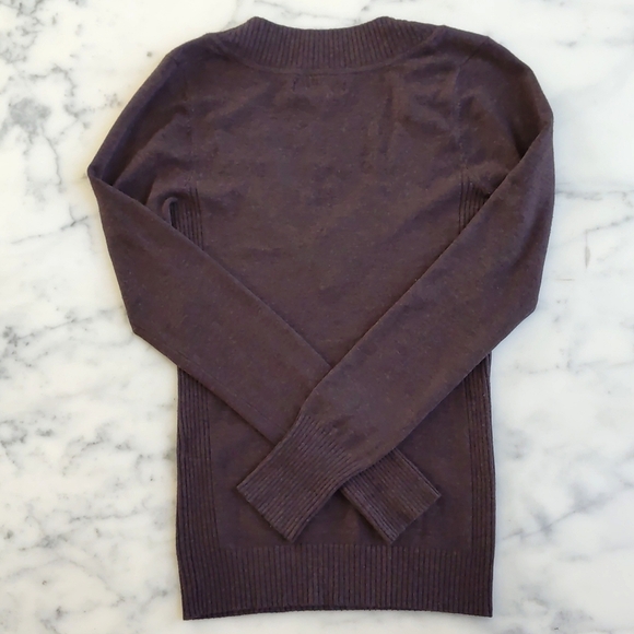 NWOT. Express Rayon Nylon Spandex V-Neck Side Knit Stripe Stretch Sweater. - Picture 4 of 4